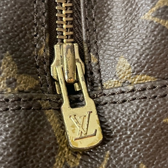 Sold on ig Authentic vintage Louis Vuitton Trouse 28 (makesup pouch) - Picture 3 of 16
